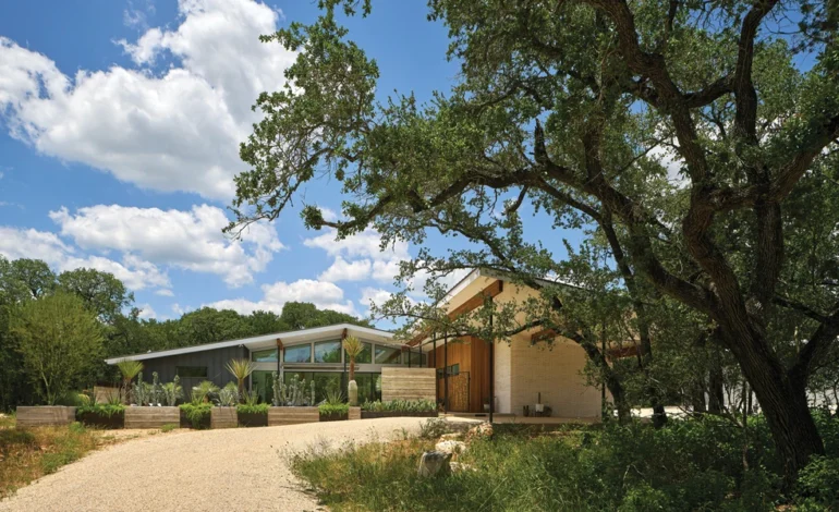 Building or Expanding a Home in Del Valle, Texas? Design an Electrical System That Will Grow With Your Property